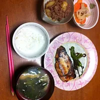 Snapdishの料理写真:ブリの照り焼き定食|まいこさん