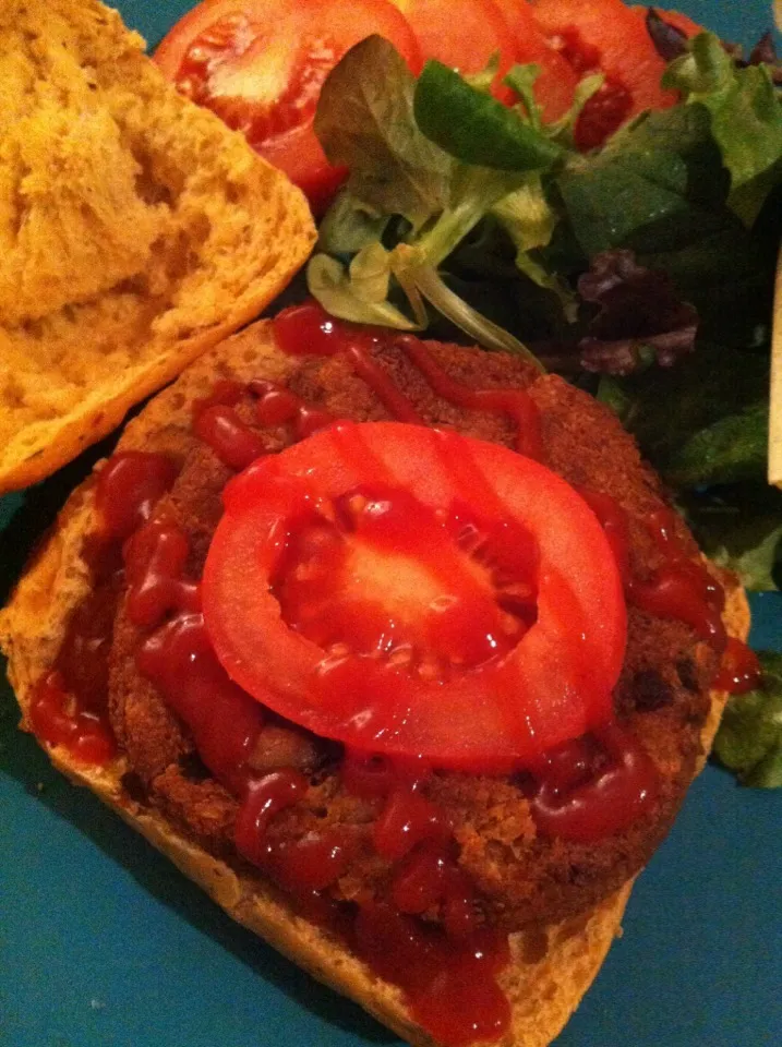 Veggie burger & tomato|Nick Hiderさん