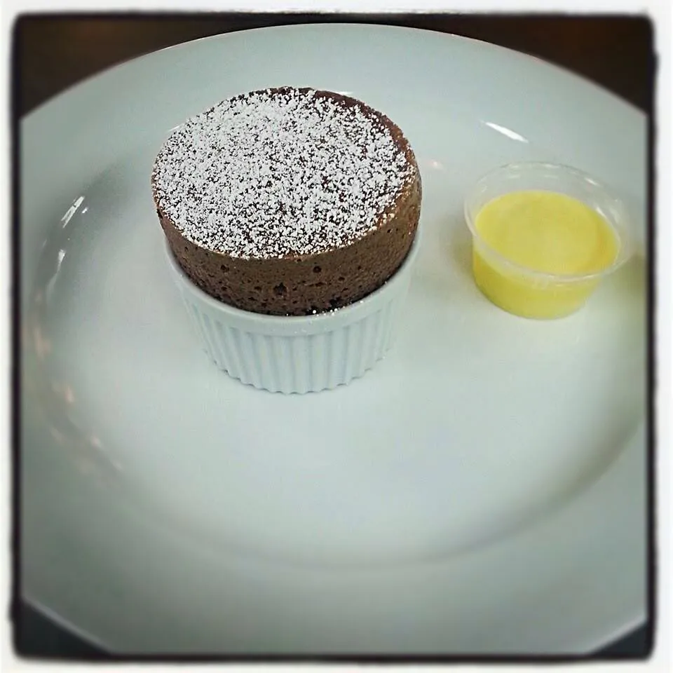 Chocolate Suffle with Crème Anglaise Sauce|Karina Murilloさん