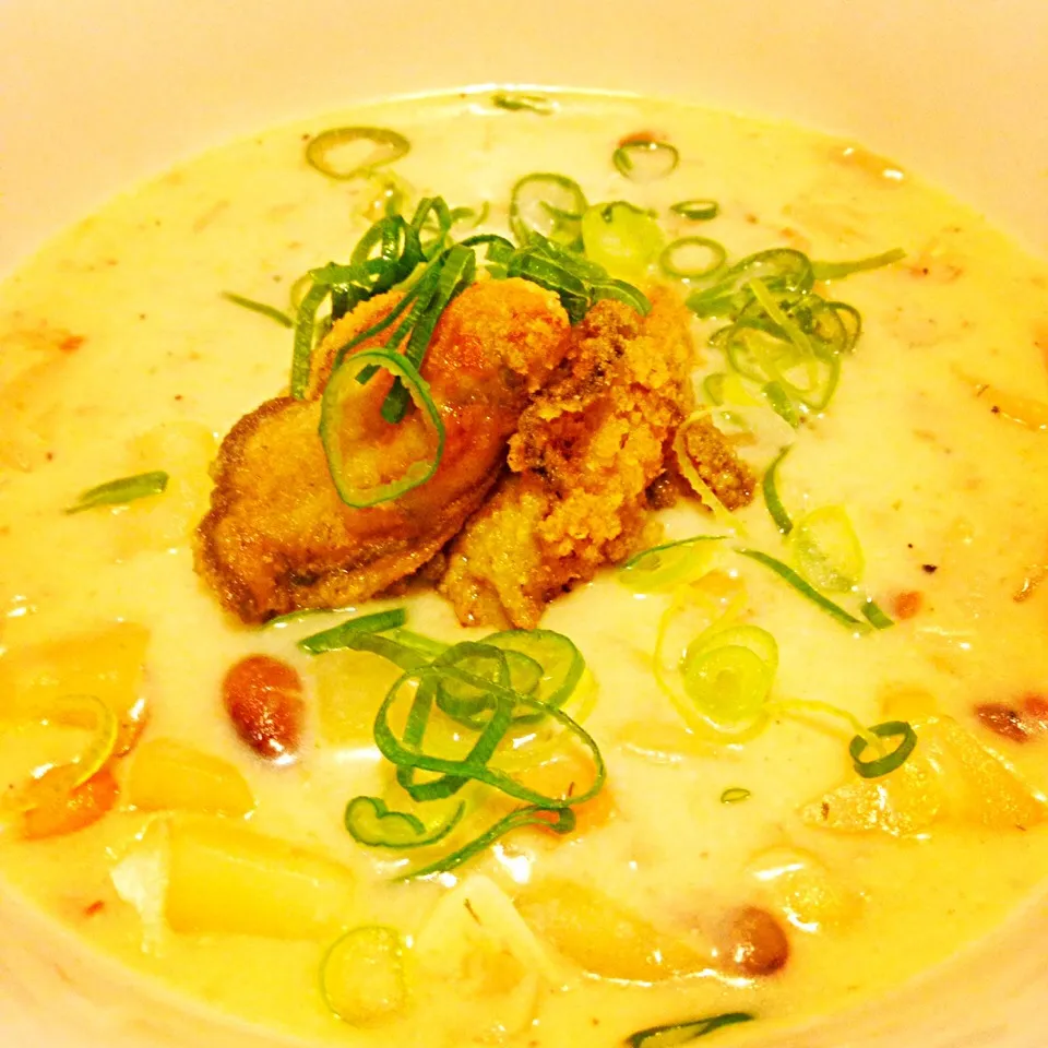 Snapdishの料理写真:Mixed Bean Seafood Chowder with Garlic Fried Oysters|Emanuel Hayashiさん