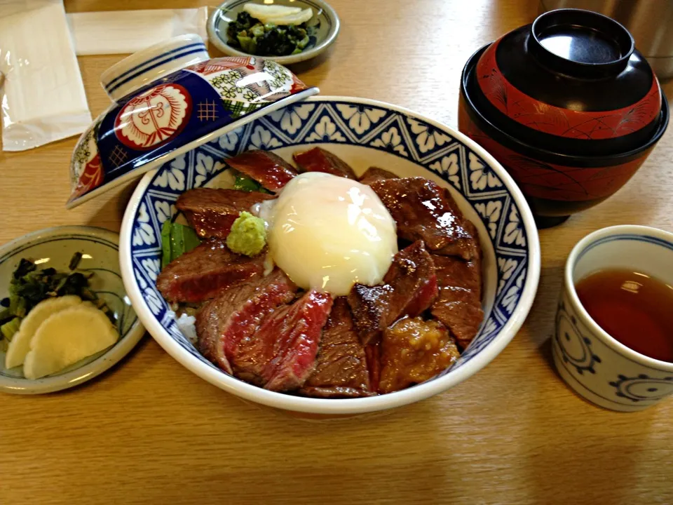 赤牛丼！！|ひとみちゃんぬさん