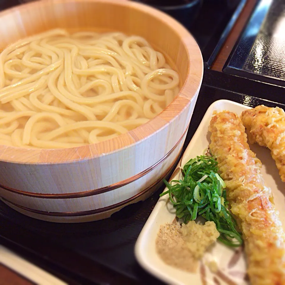 毎月1日は丸亀製麺の釜揚げうどん半額だそうです。|さるさん