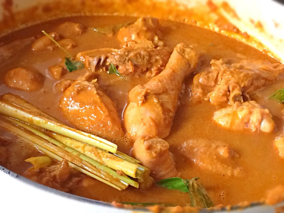 Curry chicken with lemongrass and kaffir leaf|12Dragonさん