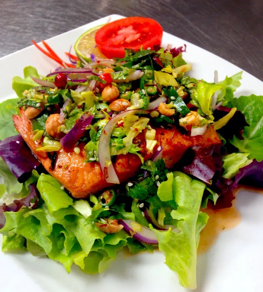 🐟Thai salmon spicy salad🍃🔥|🙏😄さん