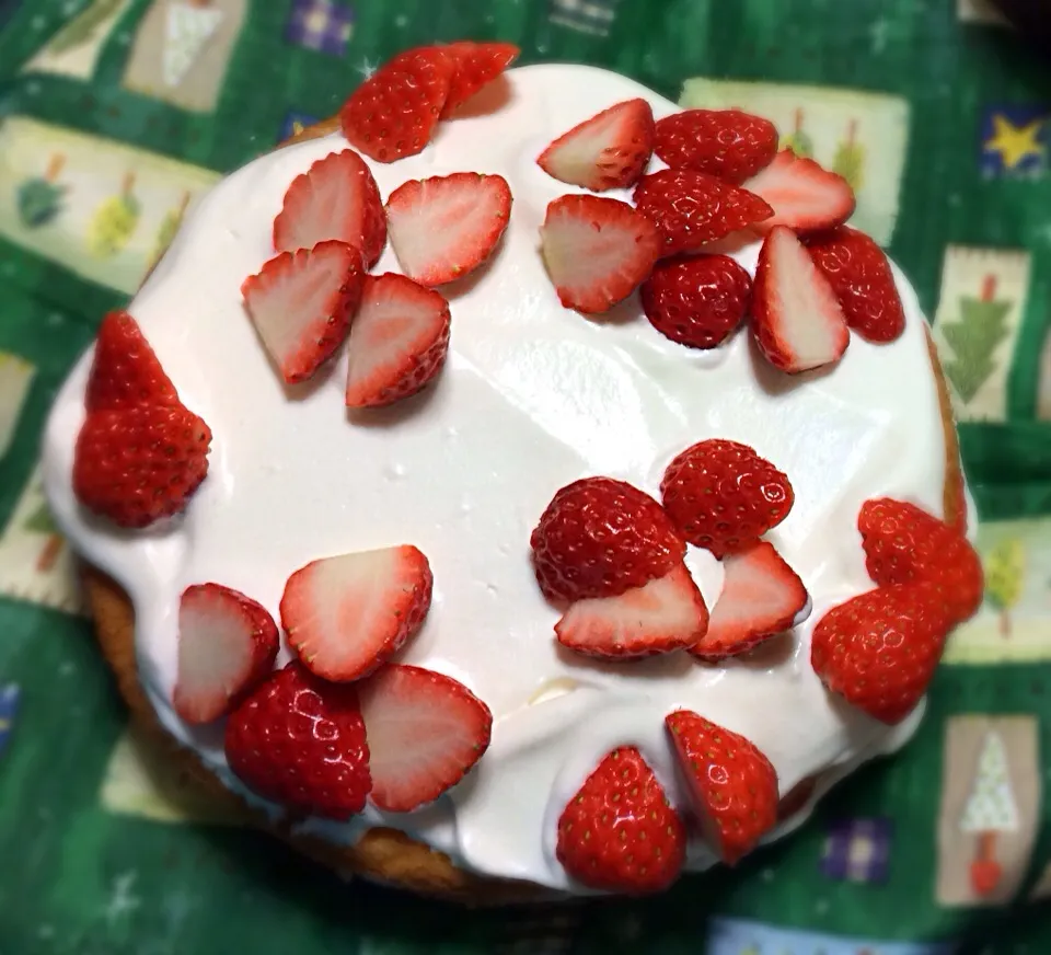 トライフルっぽいおやつショート🍓|ぷっくりんこ💙さん