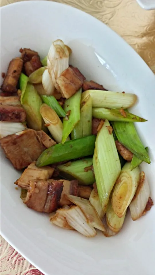 Snapdishの料理写真:Stir Fried Leek with Roasted Pork|Debbieさん