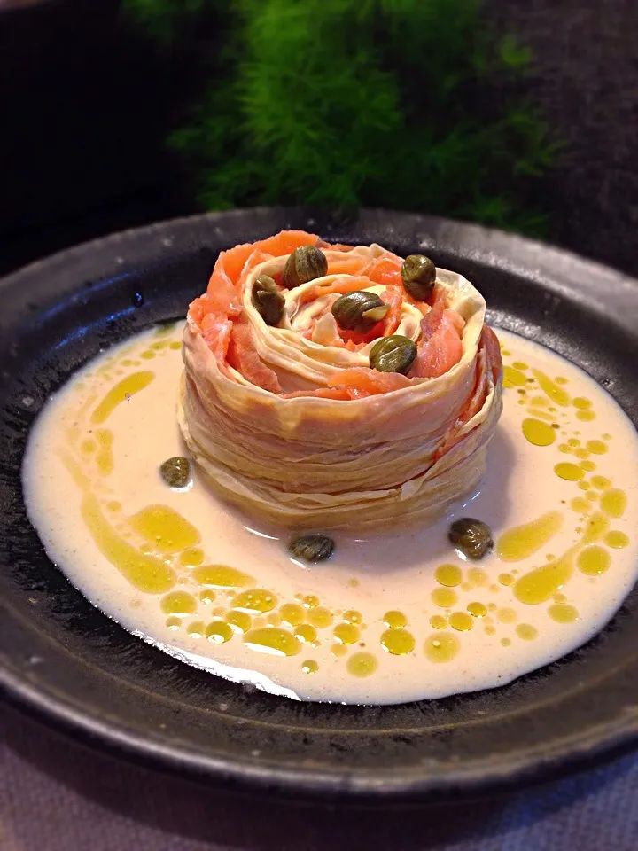 Romie San's fresh yuba and salmon roll|rick chanさん