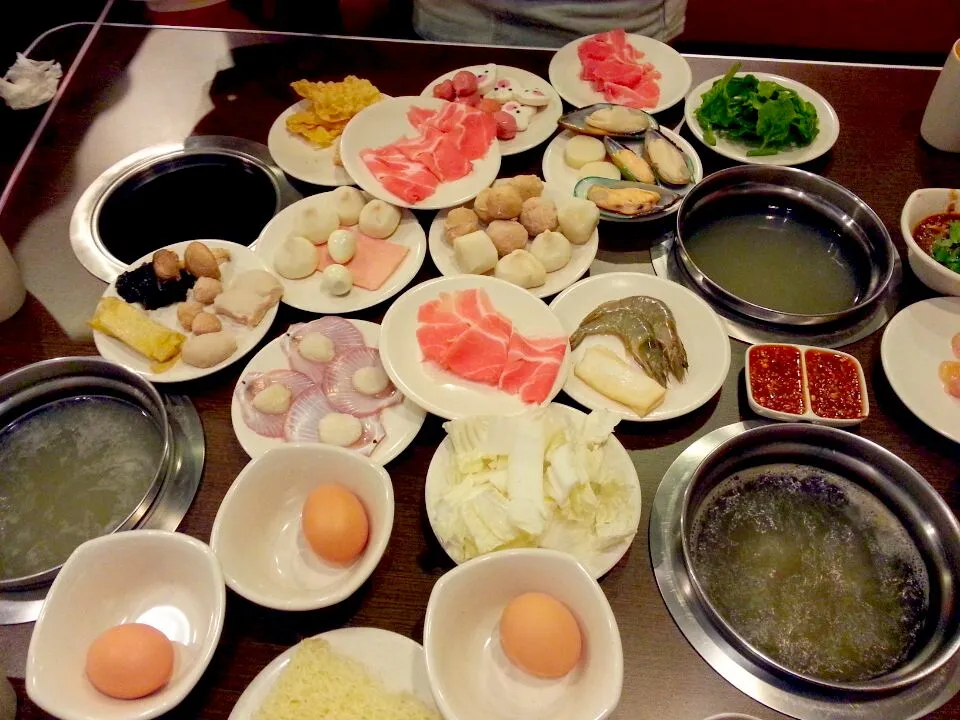 Snapdishの料理写真:Steamboat buffet|Christina Mei Meiさん