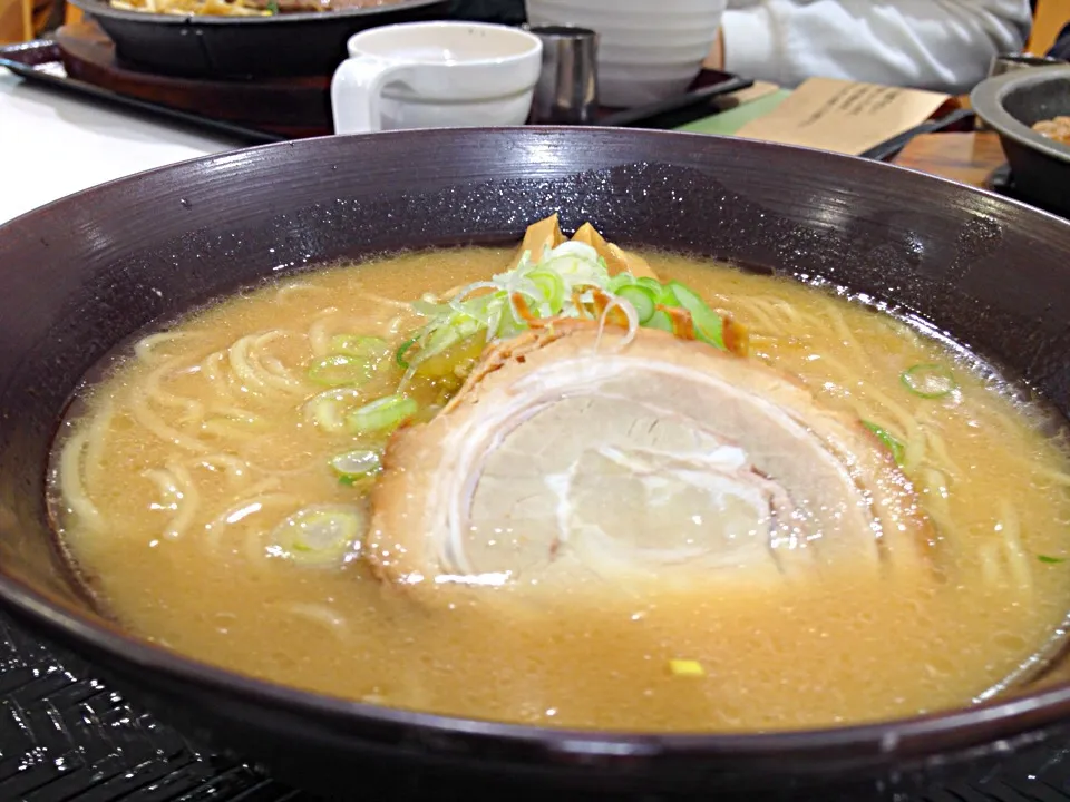 miso ramen|Khoy Kake Torrentiraさん