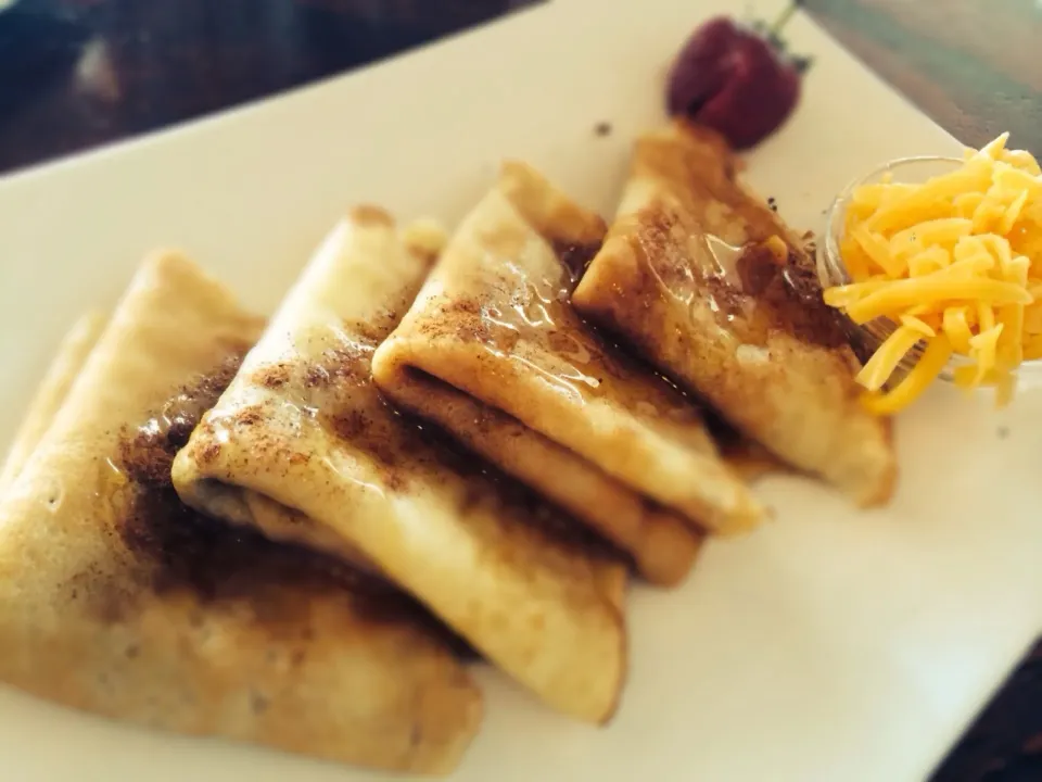 Snapdishの料理写真:Mynt Pancakes with Maple Syrup and Cheese|Sergio Lacuevaさん