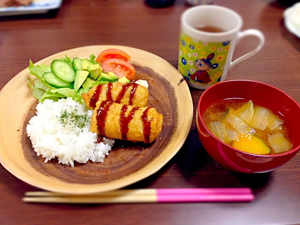 貰ったお皿とカップで…グラタンコロッケプレート☆|いそりなさん