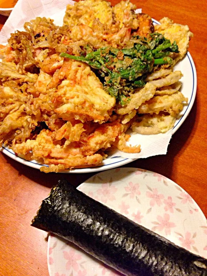 Snapdishの料理写真:恵方巻きと天ぷら|ゆかりすさん