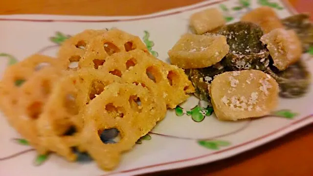 Snapdishの料理写真:生麩揚げとレンコンのカレー粉揚げ|yslynxさん