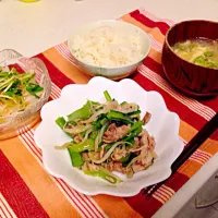 小松菜と豚コマのごま塩炒め定食|しぃさん