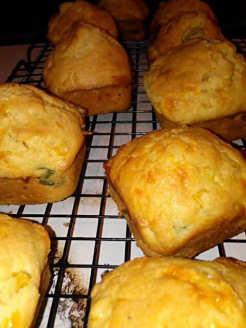 Snapdishの料理写真:Jalapeno, cheddar corn muffins with corn.|Polly Gelfusoさん