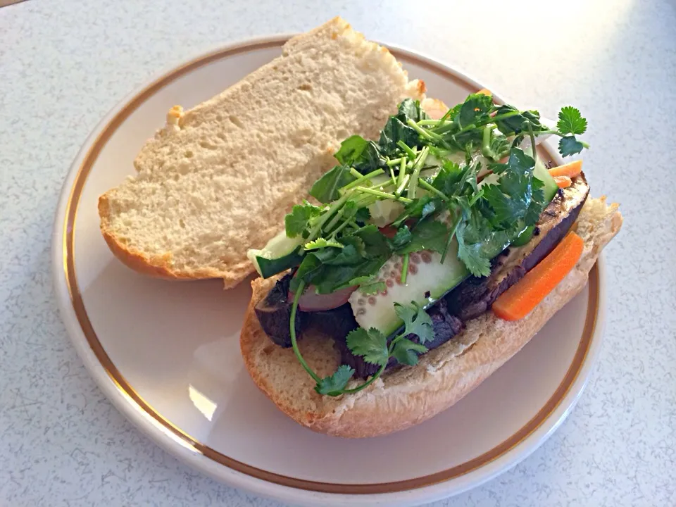 Banh-Mi Style Vietnamese Vegetarian Sandwich|Rich Wagnerさん