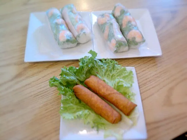 egg rolls & spring rolls|Jiraphon Gさん