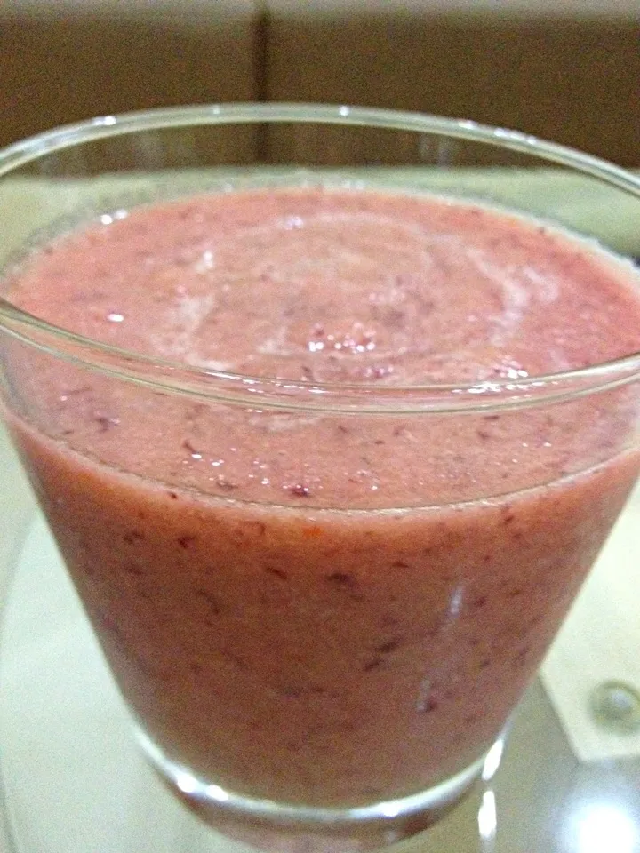 น้ำผลไม้รวม องุ่นแดง, สาลี่, แคนตาลูป, มะเขือเทศ (Fruit juice red grape, pear, cantaloupe, tomato)|Kajinuchさん