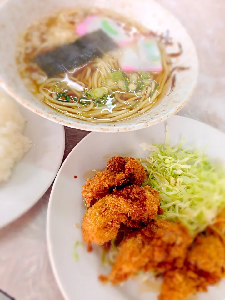 カキフライ、ライス付400円！ at 三久食堂|えすとさん