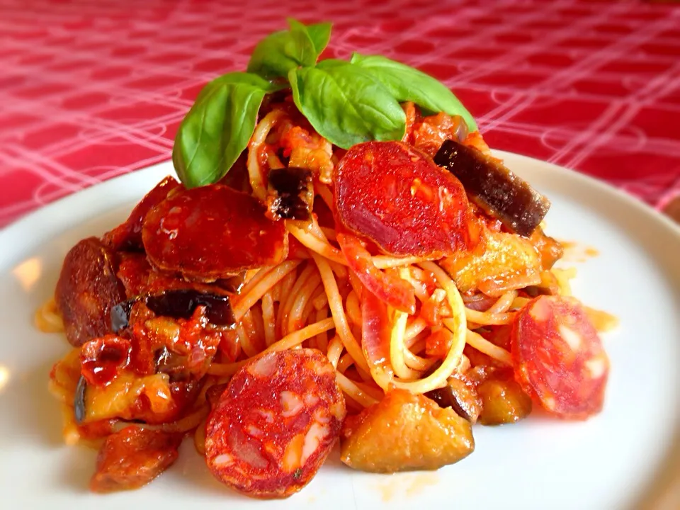 Spaghetti con melanzane e salsiccia Calabrese|Fabio  Palmieriさん