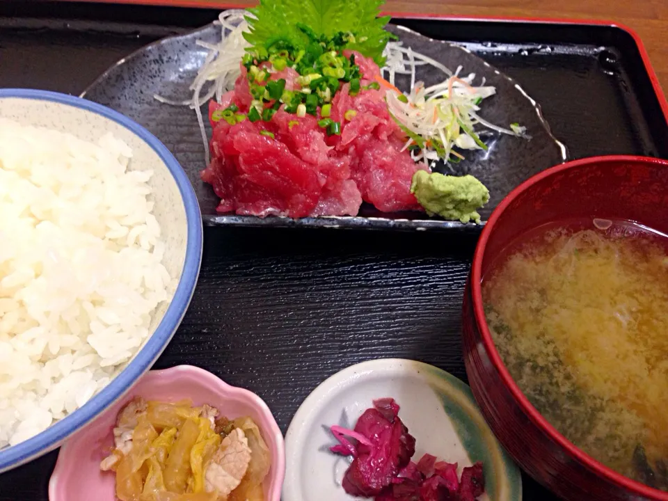 横須賀・市場食堂  まぐろネギトロ定食🐟|ゆうじ.さん