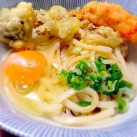 Snapdishの料理写真:おか泉のおうどんもらった。お家で香川のおうどん。|Ryokoさん