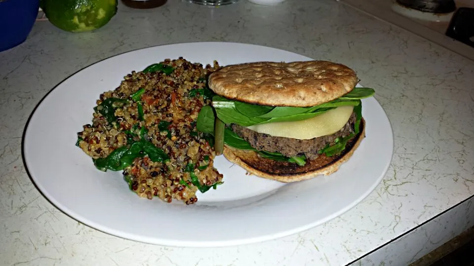 Homemade Black Bean Burger w/Gouda Chz and Spring Mix and Tricolor Quinoa w/roasted tomatoes and garlic|Alexis Chante'さん