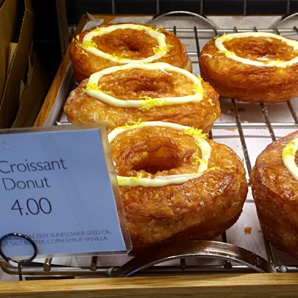 Something Trendy "Croissant Donut"|MyRaXさん