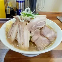 野菜たっぷり肉増し太麺　大盛り　ニンニク多め|のりさん