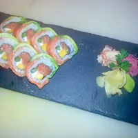 sushi de salmon palta y mango|Diego Peraltaさん