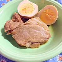 Snapdishの料理写真:圧力鍋で煮豚と煮玉子|Satokoさん