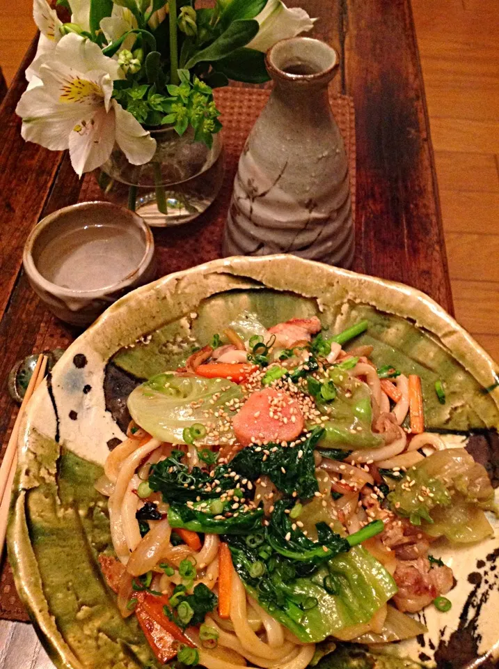 八海山の熱燗  レタスと菜の花の明太子焼きうどん|izunさん