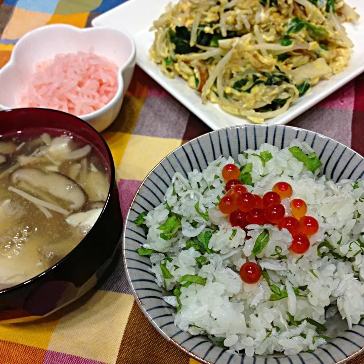 しそしらすご飯、きのこすまし汁、もやしほうれん草炒め、たらこしらたき|carinさん