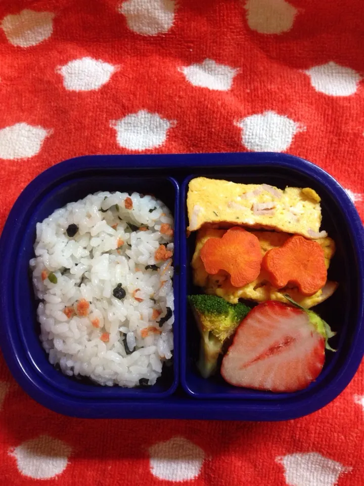 Snapdishの料理写真:年少さん弁当|ひろぽんさん