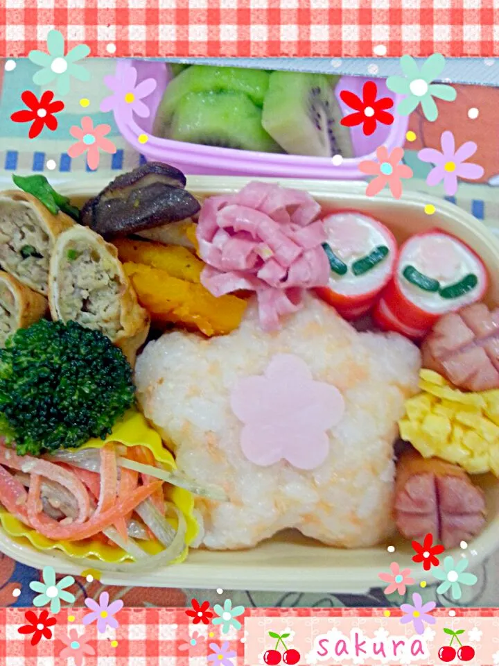 Snapdishの料理写真:❁お花のお弁当❁|桜里さん