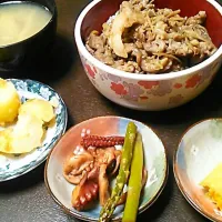 Snapdishの料理写真:ゴボウと豚肉の丼　卵焼き　油揚げの味噌汁　アスパラとタコの醤油煮　じゃがいもの煮っ転がし|のりこさん