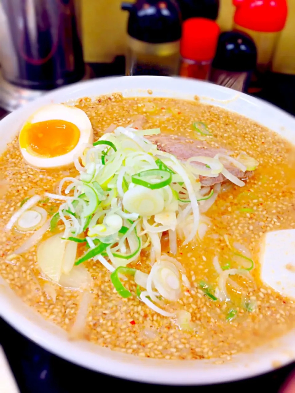 Snapdishの料理写真:ゴマ味噌ラーメン|しおりさん