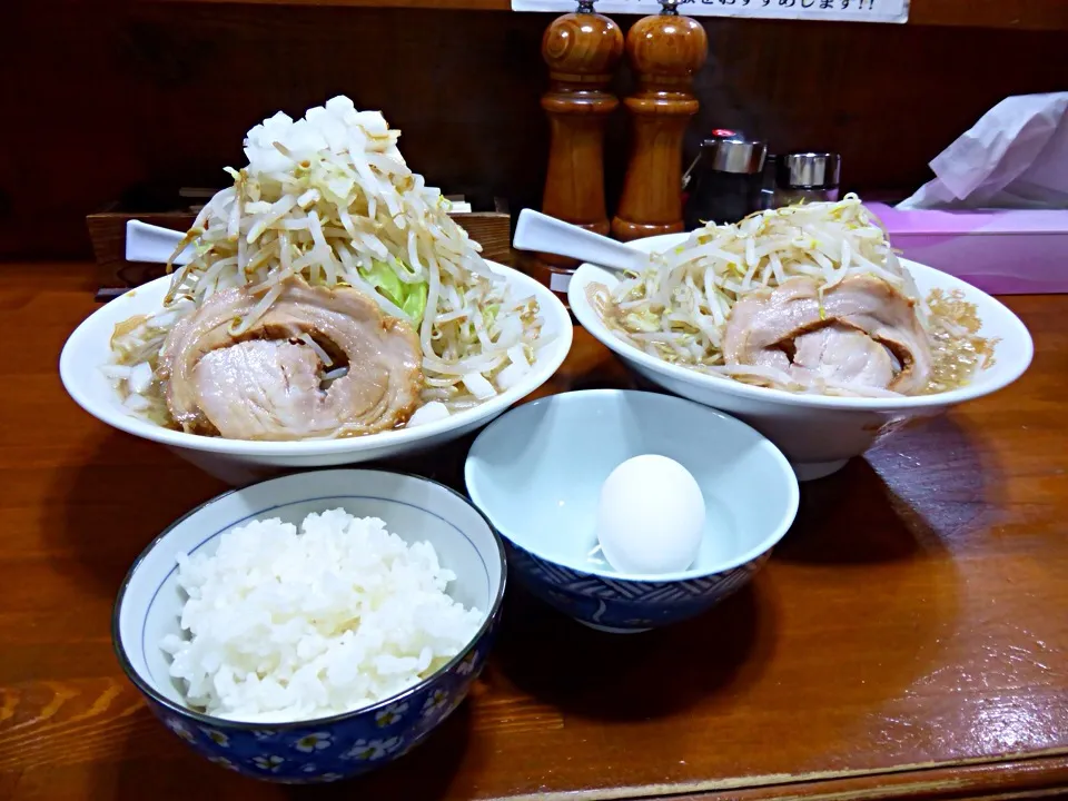 ラーメン大。増し増し＆普通の盛り比べ。|東京ライオンズさん