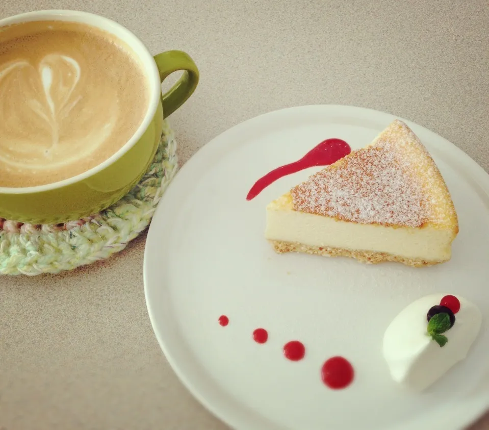 チーズケーキセットで幸せ( •ॢ◡-ॢ)-♡|伊藤 恵里さん