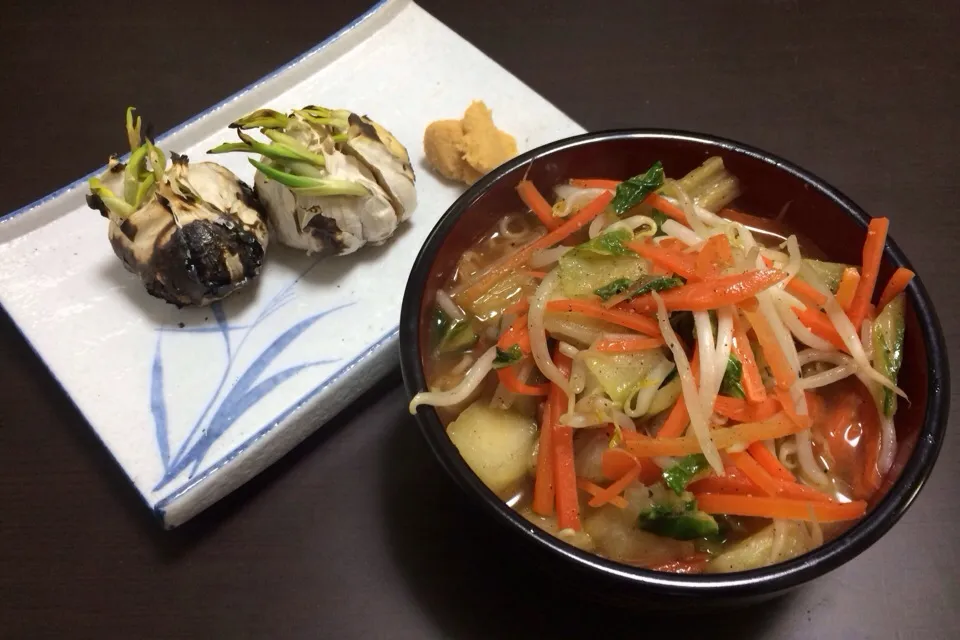 焼きニンニクとサッポロ一番味噌ラーメン|Naoya Ishiharaさん