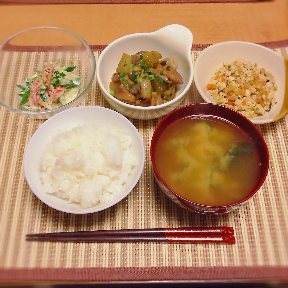 鶏大根蓮根の煮物、炒り豆腐、きゅうりのサラダ|はるさん