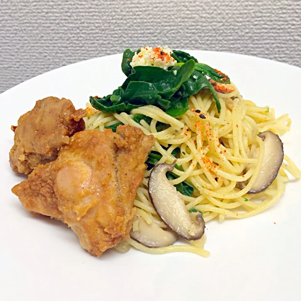 Spinach spagheti w/ karage|inkainoviaさん