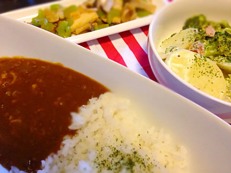 キーマカレー  ホクホク野菜のヨーグルトサラダ  エリンギとセロリの味噌バター|かおりんさん