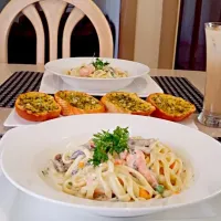 Salmon creamy carbonara and home made garlic bread|Sarah Navarroさん