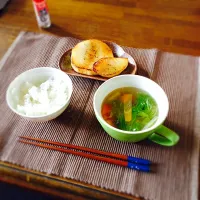 Snapdishの料理写真:セロリと塩麹のスープと焼き大根|とりさん