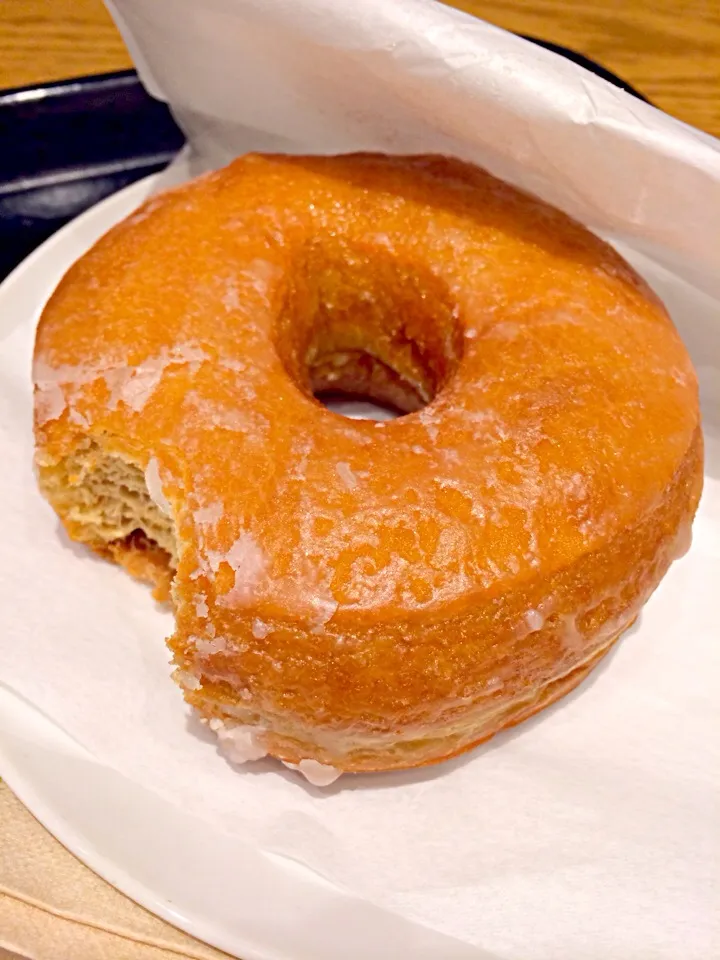 Snapdishの料理写真:Sugar doughnut in Starbucks|Shinai Aishinさん