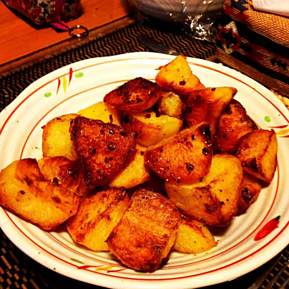 Crispy Roast Potatoes|Emanuel Hayashiさん