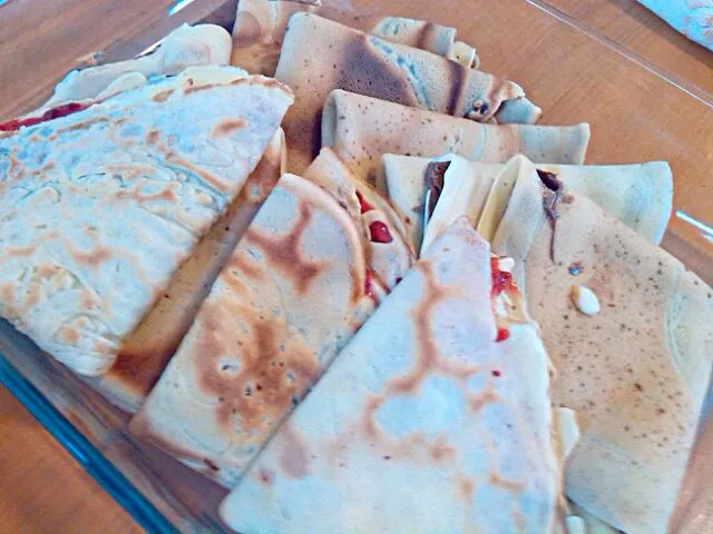 Snapdishの料理写真:crepes alla marmellata e alla crema di nocciole|Silvia Gianolioさん