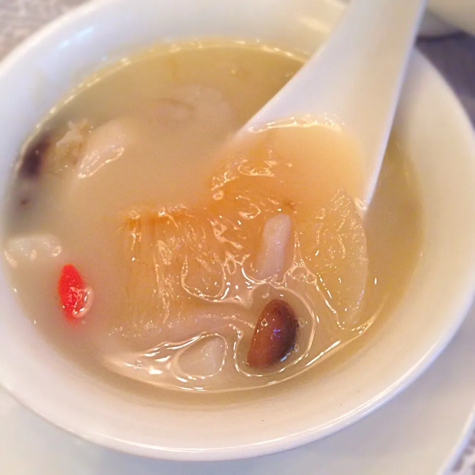 Double boiled superior shark's fin.|해리さん