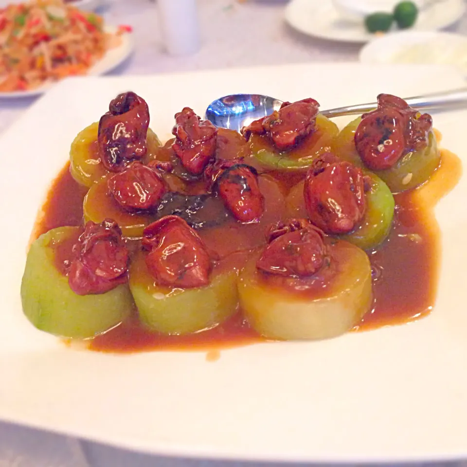 Braised zucchini with dried oyster and dried scallop.|해리さん